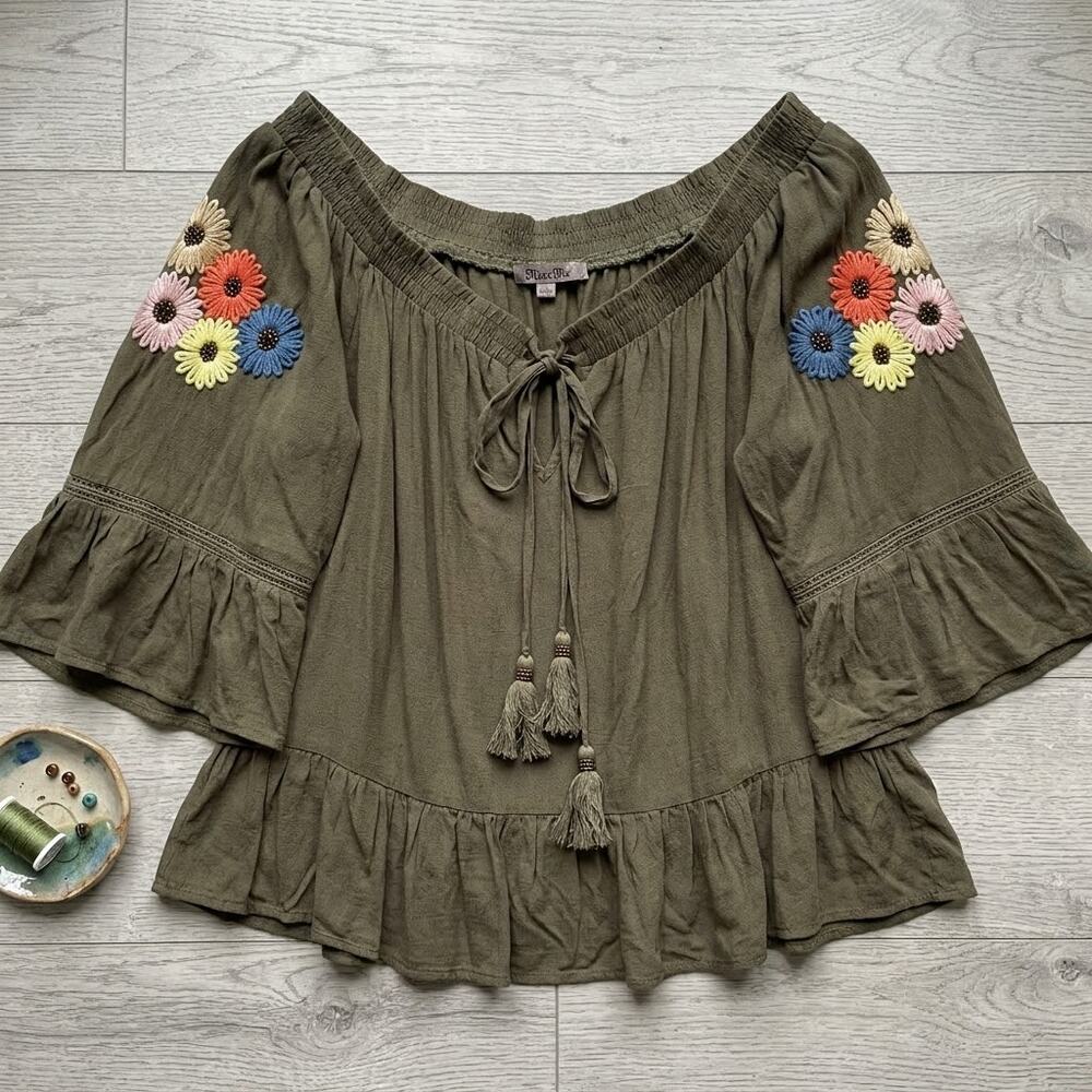 Vintage Y2K GUC miss me boho embroidered off shoulder bell sleeve ruffle top